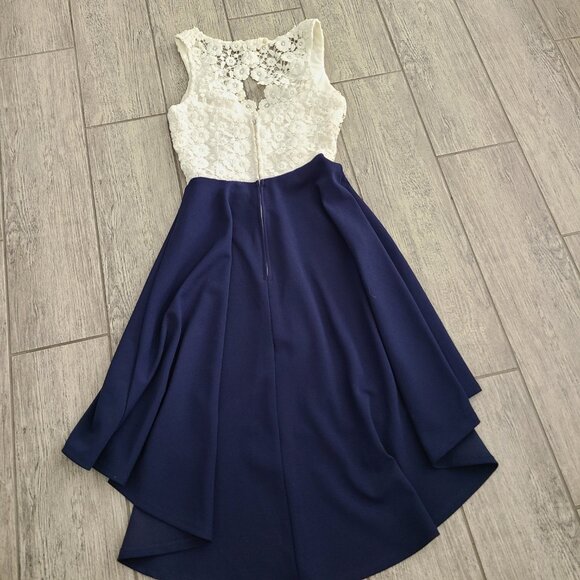 B. Darlin women's white and navy sleeveless laced dress size 0 - Picture 12 of 16